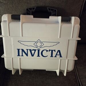 Invicta Watch Case Holds 8